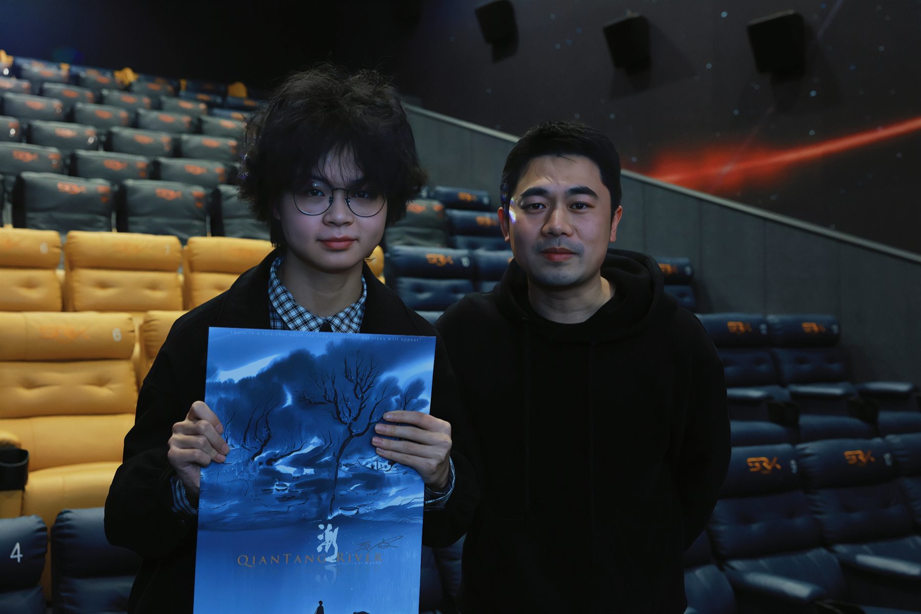 与万波导演合影